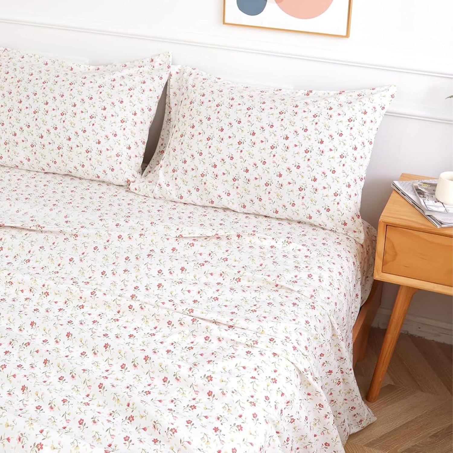 Small Ditsy Floral Print 4-Piece Silk Bedding Set