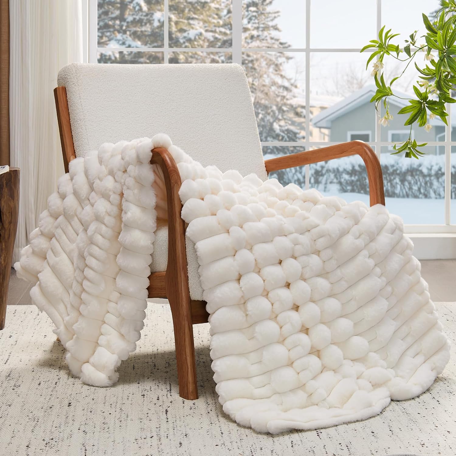 Faux fur plush blanket 50x60 inches, soft and warm decorative blanket